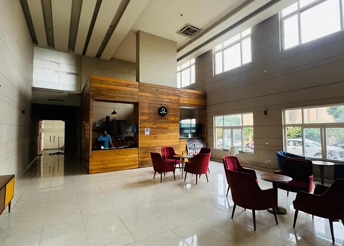 Desisparsh Luxury With Jacuzzi