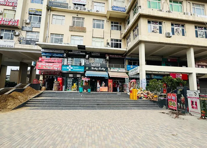 Desisparsh Luxury With Jacuzzi